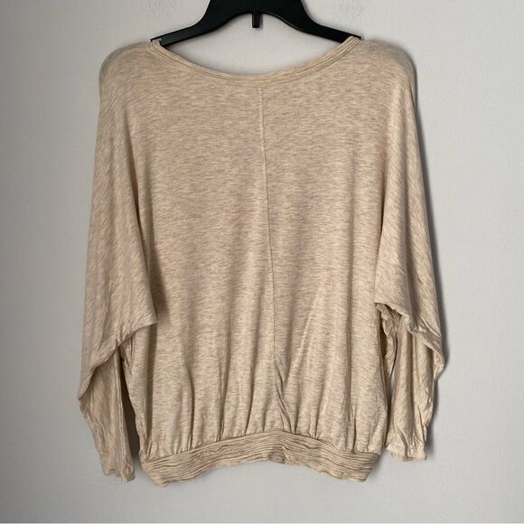 Studio M Women’s Long Sleeve Keyhole Opening Tan Color Blouse size M - Picture 3 of 3